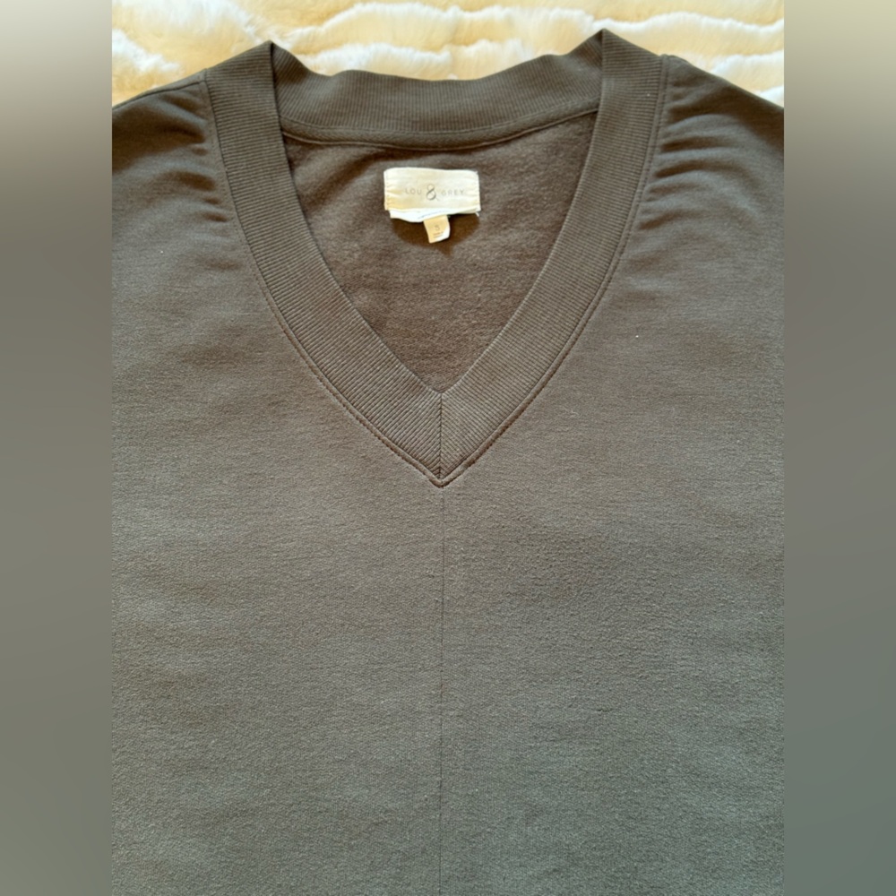 Lou & Grey Signature Soft Oversized Lounge Top V-Neckline Sweater Size Small GUC